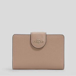 Coach Medium Corner Zip Wallet